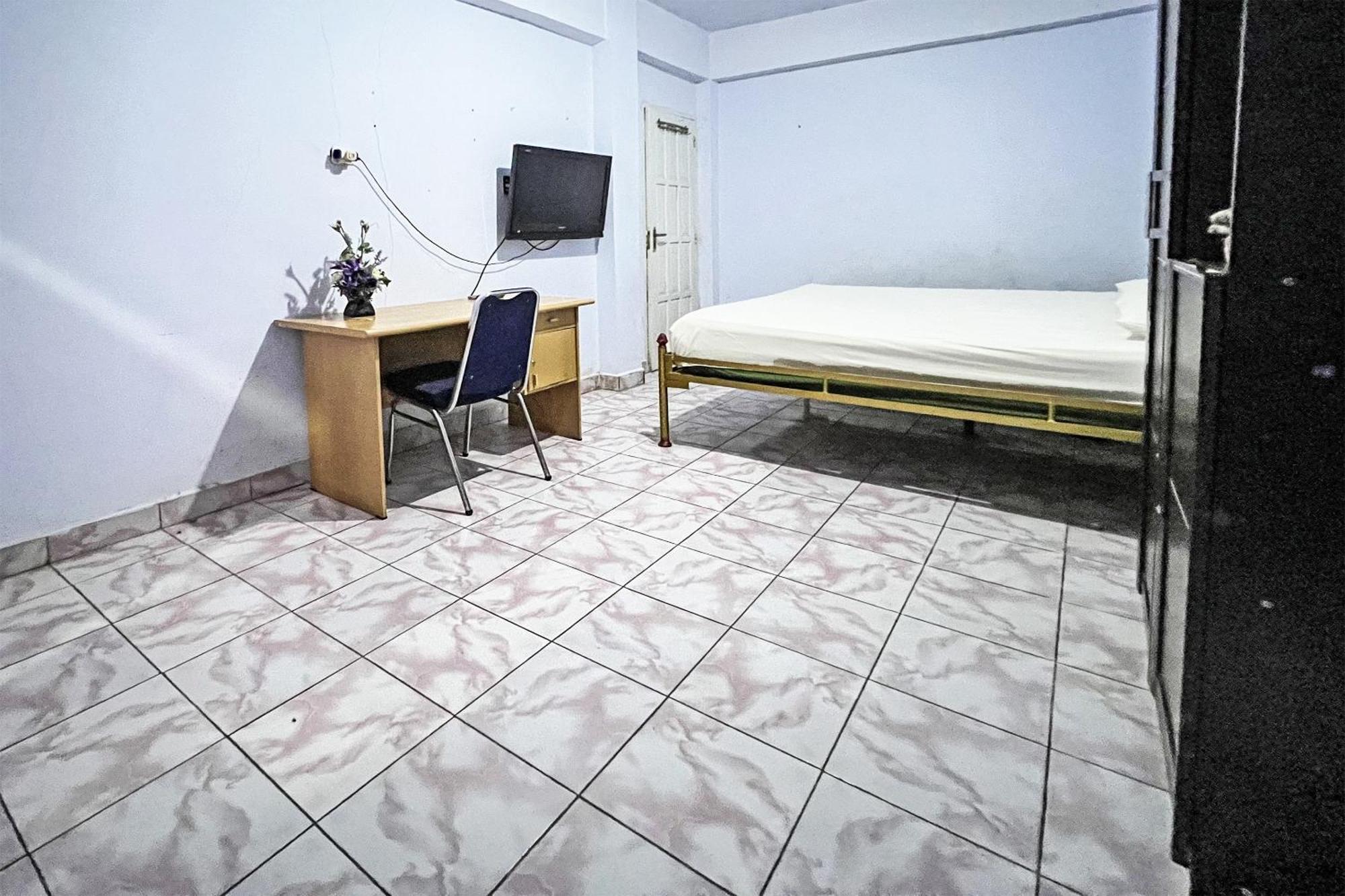 Lalabata Oyo 91757 Surya Hotelneartaman Anggrek Pkk Watansoppeng מראה חיצוני תמונה