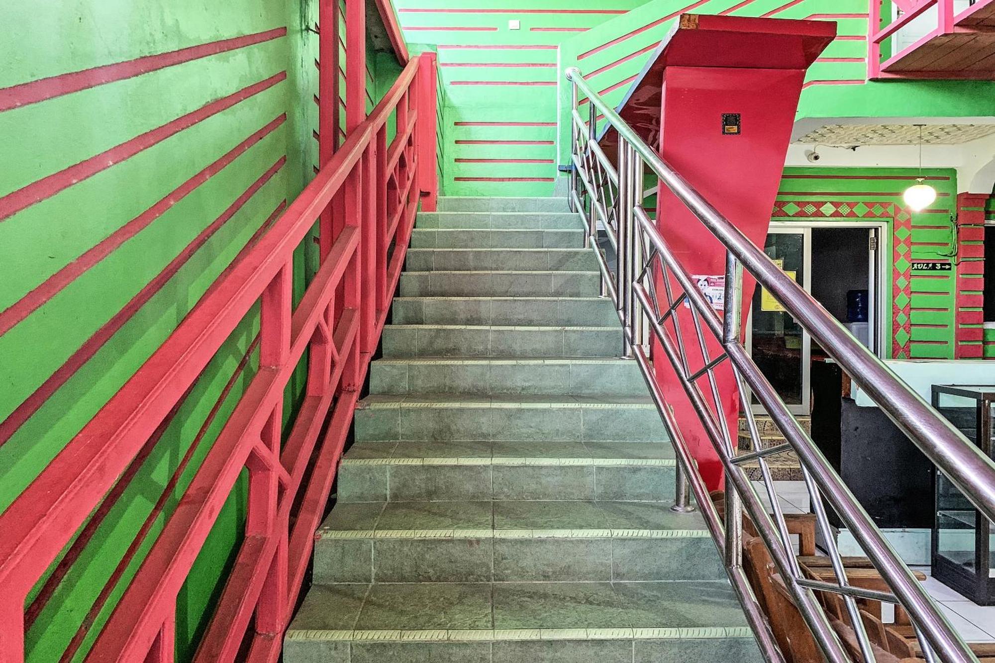 Lalabata Oyo 91757 Surya Hotelneartaman Anggrek Pkk Watansoppeng מראה חיצוני תמונה