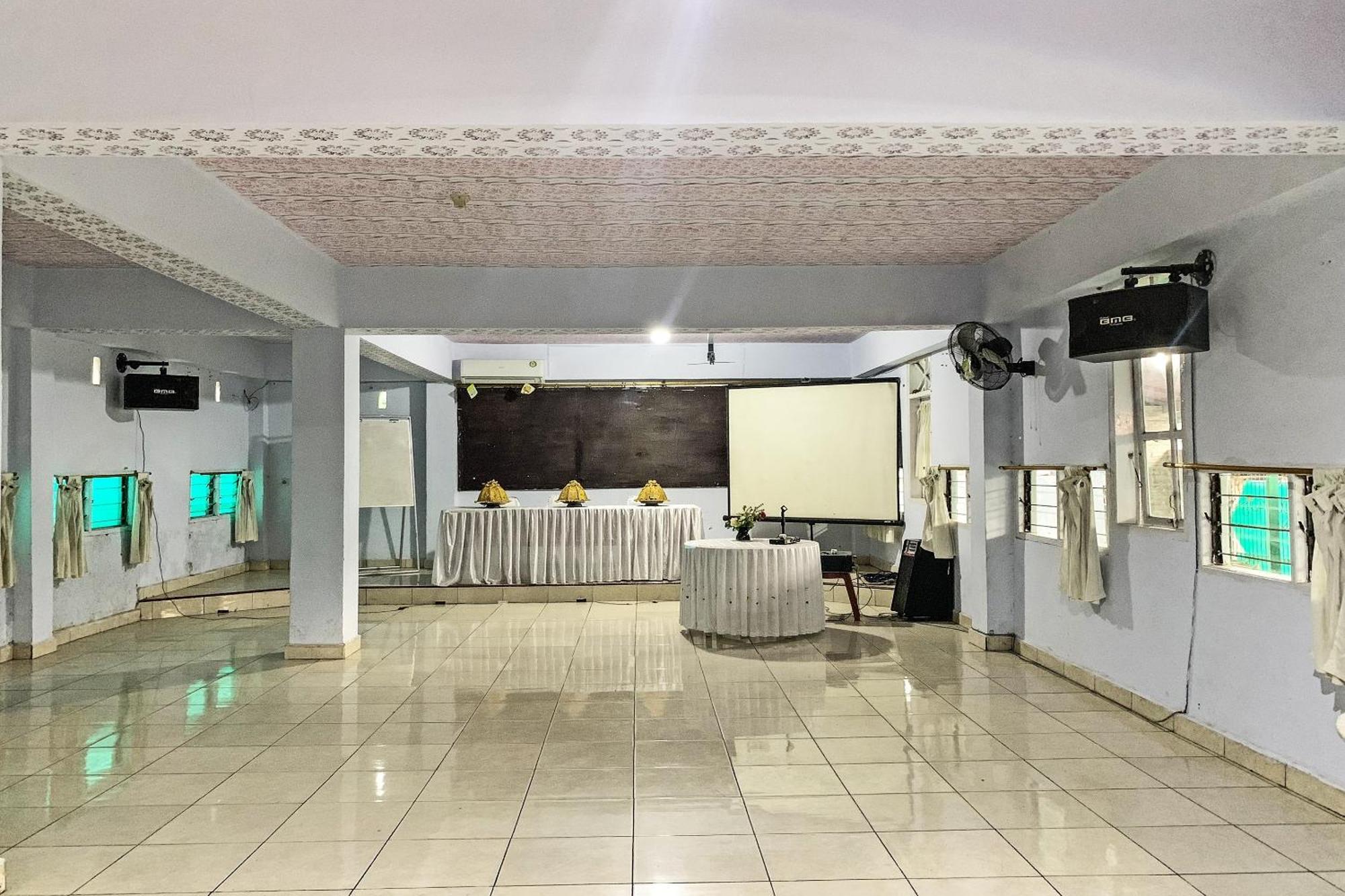 Lalabata Oyo 91757 Surya Hotelneartaman Anggrek Pkk Watansoppeng מראה חיצוני תמונה